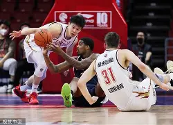 包含场上表现不佳，阿雅克股队吞败果的词条