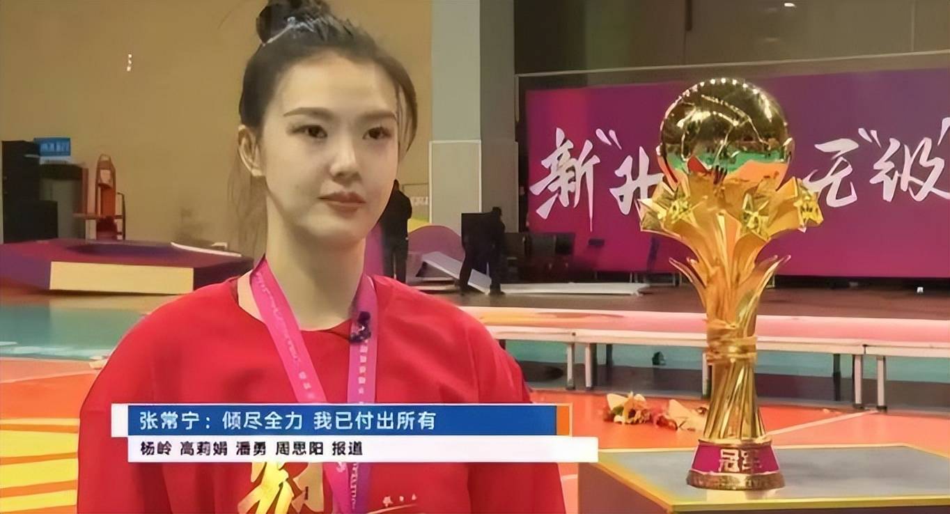 开云体育官网登录入口-关于拼搏争夺的赛场上，谁能成为最终的胜利者？的信息